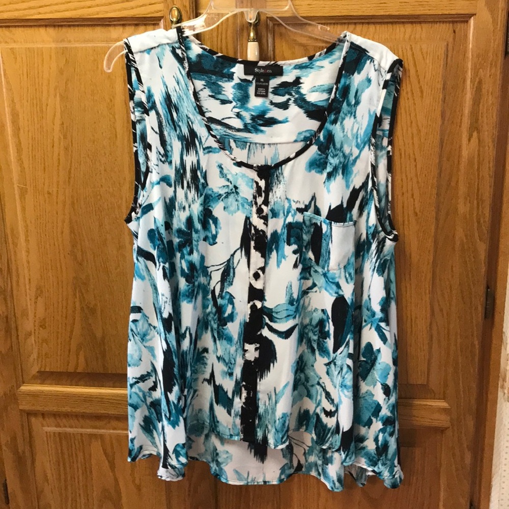 Flowy tank